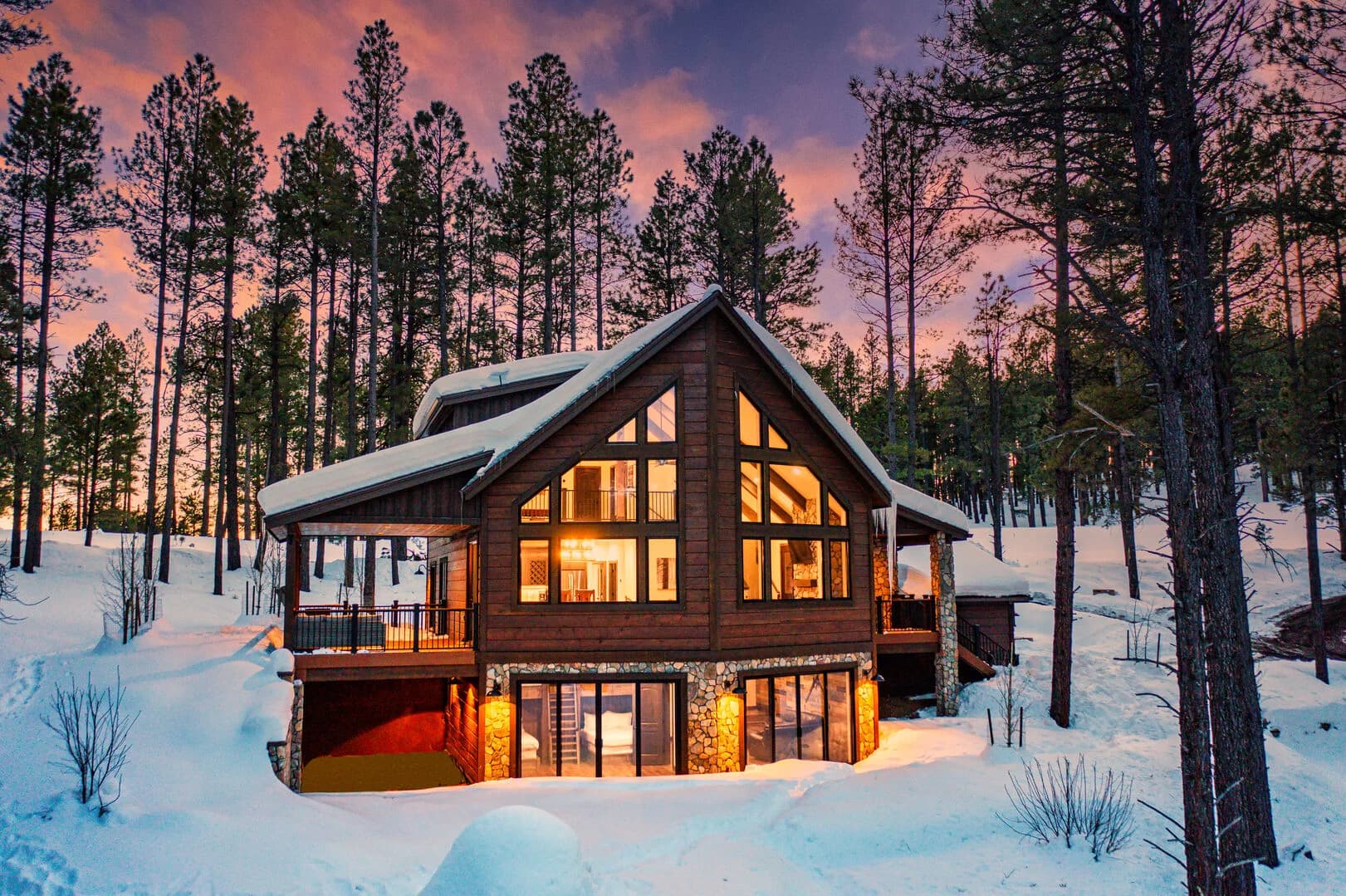 Northern Arizona home with mountain surroundings